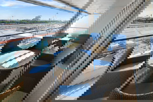 Grandeur of the Seas Cabin Image