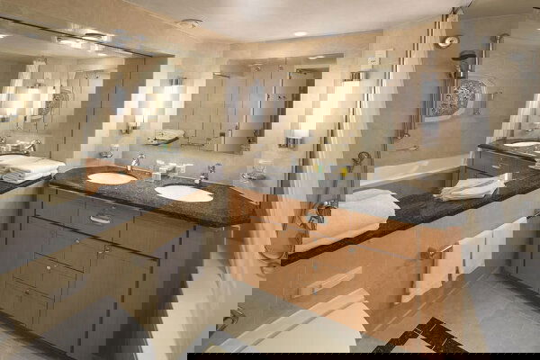 Independence of the Seas Cabin Image