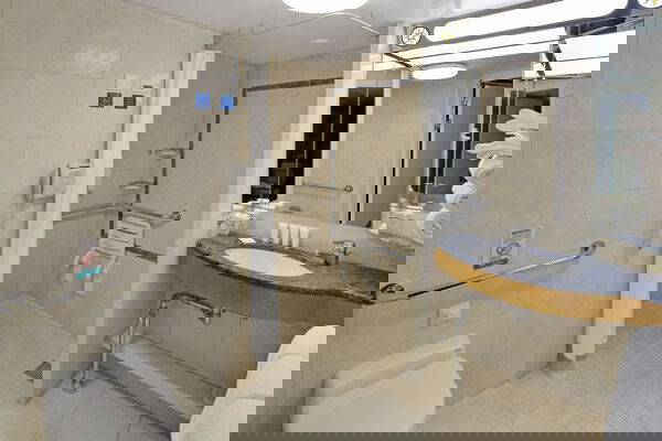 Jewel of the Seas Cabin Image