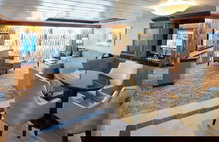 Mariner of the Seas Owner's Suite - 1 Bedroom