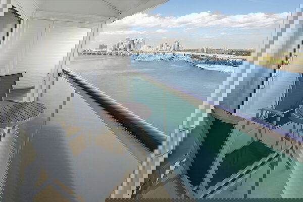 Navigator of the Seas Cabin Image