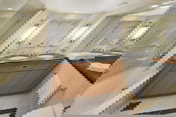 Navigator of the Seas Cabin Image