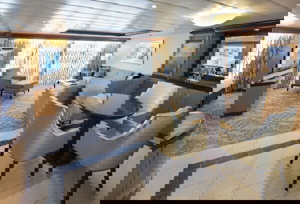 Navigator of the Seas Cabin Image