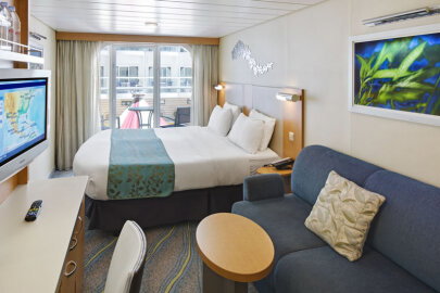 Oasis of the Seas Boardwalk AquaTheater View