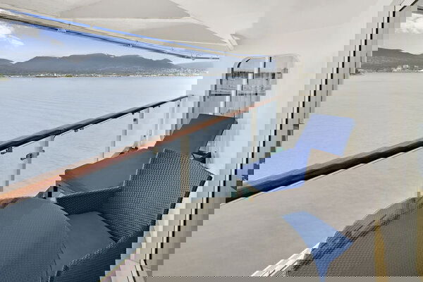 Radiance of the Seas Cabin Image