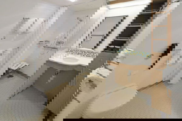 Rhapsody of the Seas Cabin Image