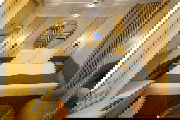 Vision of the Seas Cabin Image