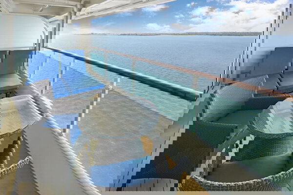 Vision of the Seas Cabin Image