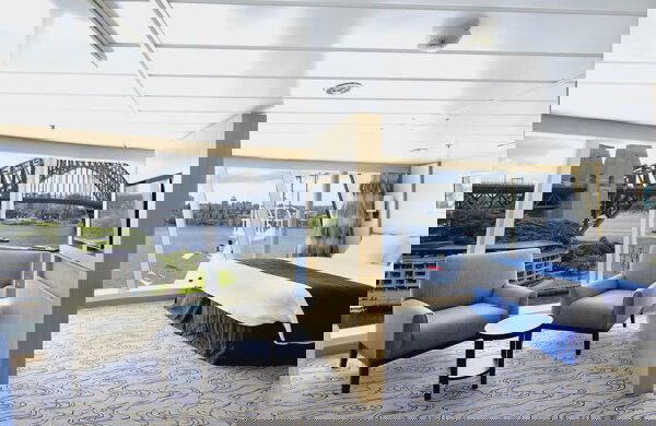 Voyager of the Seas Cabin Image