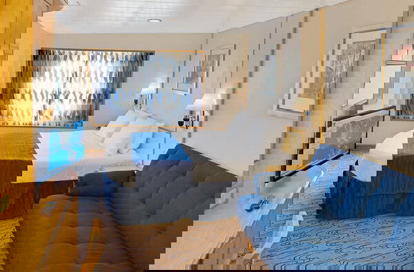 Voyager of the Seas Cabin Image