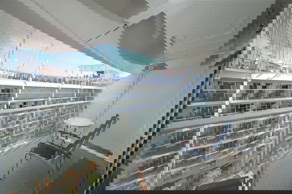 Wonder of the Seas Cabin Image