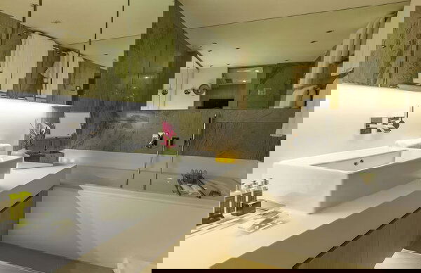 Scenic Azure Cabin Image