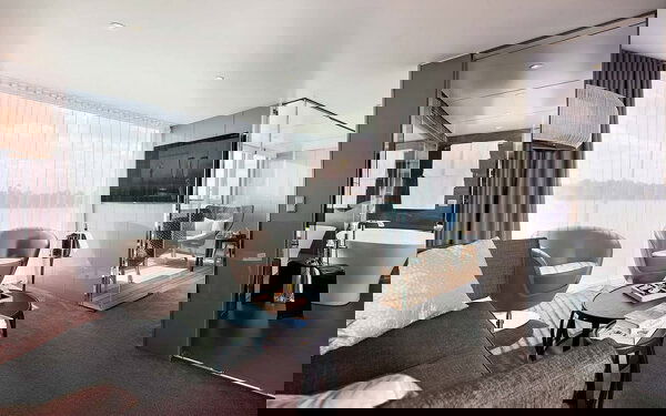 Scenic Pearl Cabin Image