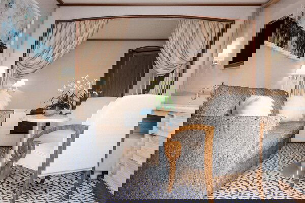 Silver Cloud Cabin Image