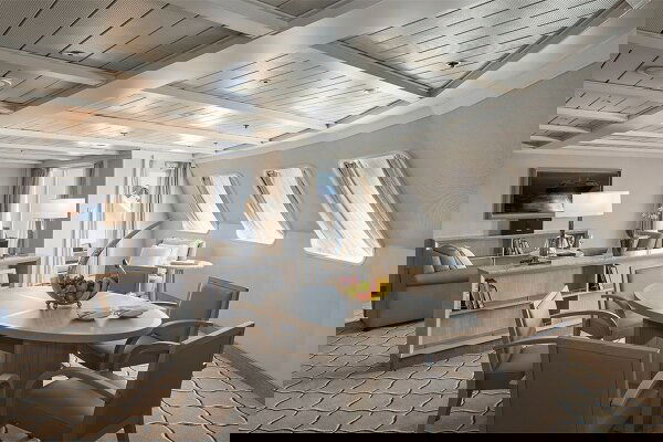 Silver Cloud Cabin Image