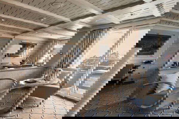 Silver Cloud Cabin Image