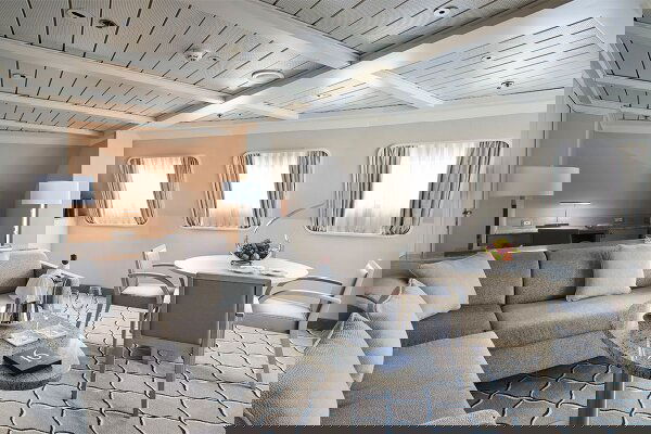 Silver Cloud Cabin Image