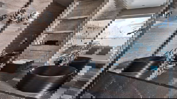 Silver Endeavour Cabin Image