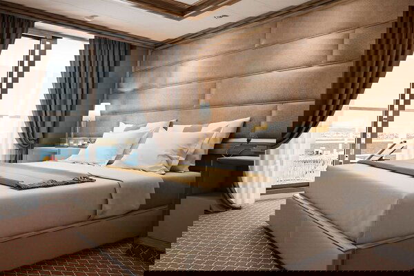 Silver Moon Cabin Image