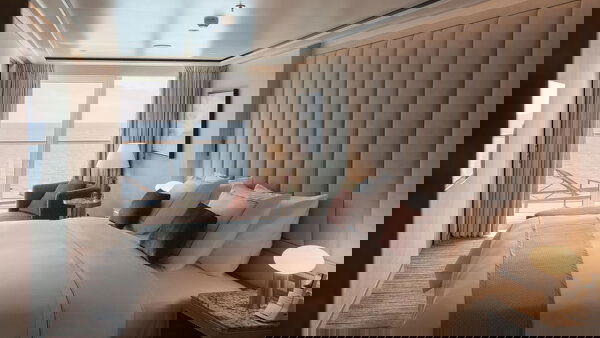 Silver Nova Cabin Image