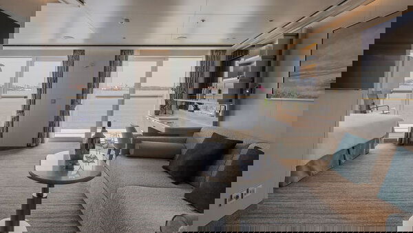 Silver Nova Cabin Image