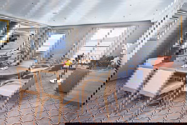 Silver Shadow Cabin Image