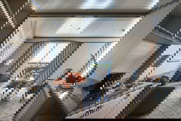 Silver Shadow Cabin Image