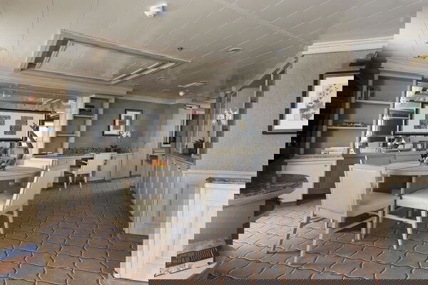 Silver Spirit Cabin Image