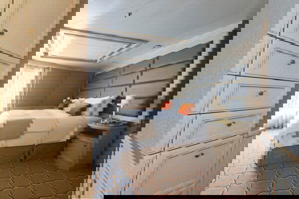 Silver Spirit Cabin Image