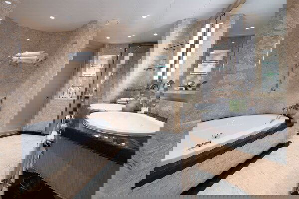 Silver Spirit Cabin Image