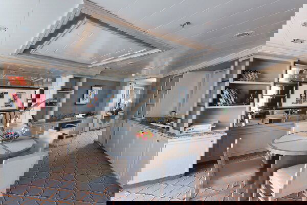 Silver Spirit Cabin Image