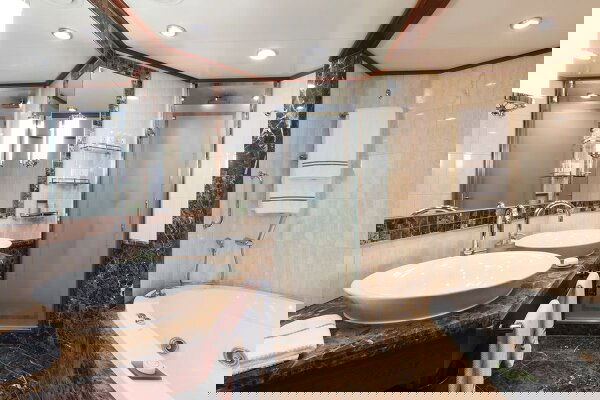 Silver Spirit Cabin Image