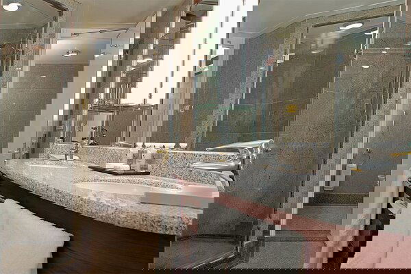 Silver Whisper Cabin Image