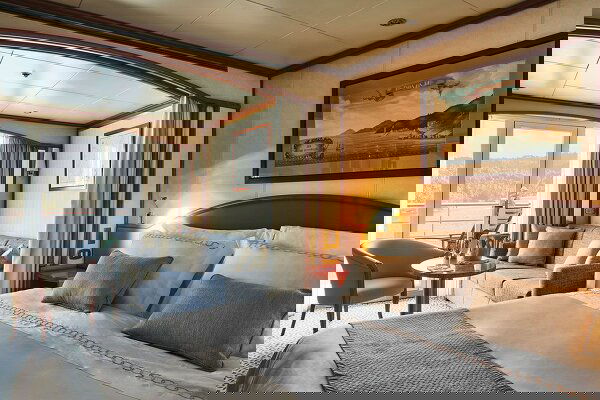 Silver Wind Cabin Image