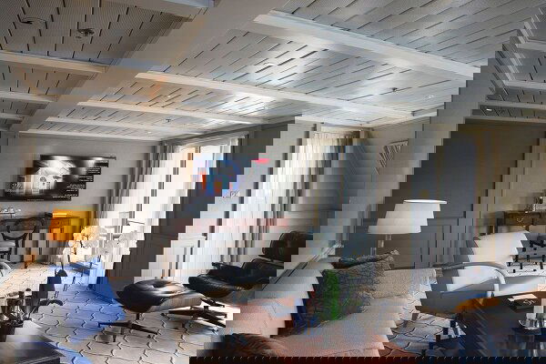 Silver Wind Cabin Image