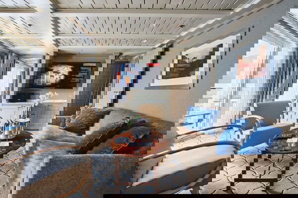 Silver Wind Cabin Image