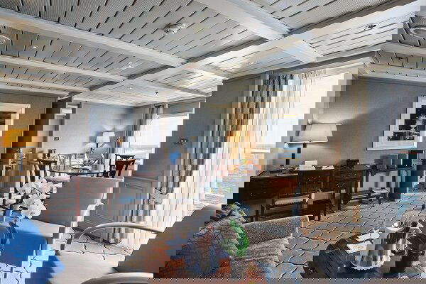 Silver Wind Cabin Image