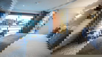 MS Sapphire Category 4