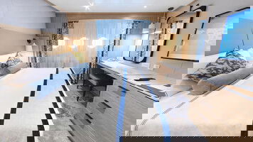 Star Legend Star Porthole Suite