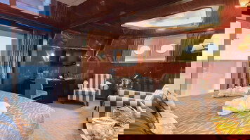 MS Caledonian Sky Owners Corner Suite