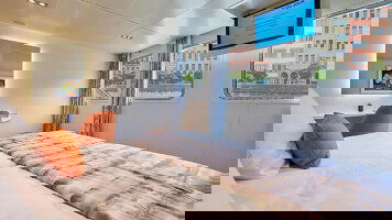 MS Van Gogh Picture Window