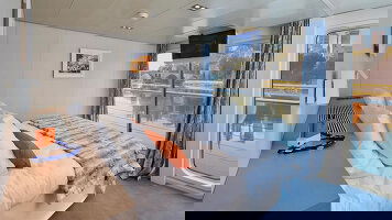 MS Van Gogh French Balcony