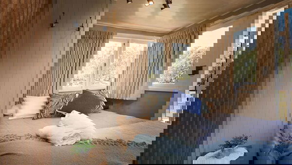 PS Emmylou Cabin Image