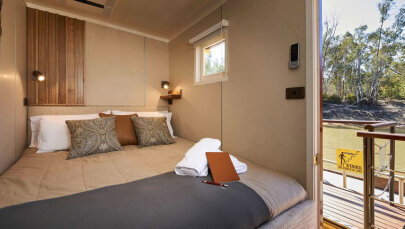 PS Emmylou Queen Cabin