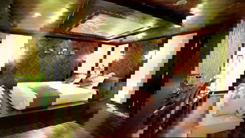 RV La Marguerite Cabin Image