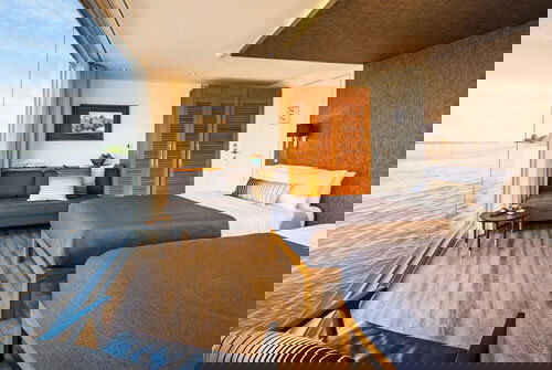 Aria Amazon Cabin Image