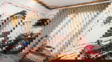 Ganges Voyager II Colonial Suite