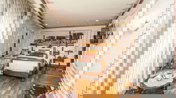 Ganges Voyager II Heritage Suite