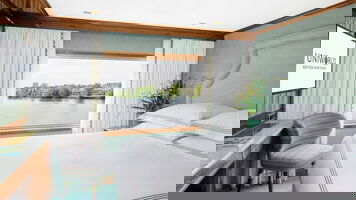 S.S. Bon Voyage Deluxe Stateroom