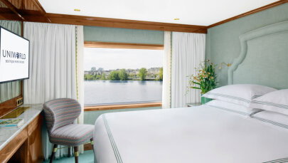 S.S. Bon Voyage Deluxe Stateroom